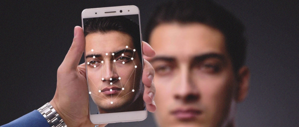 银行人脸识别系统被攻破：43万元不翼而飞，“刷脸时代”如何防风险？